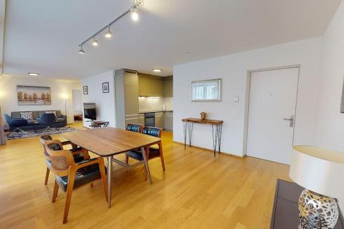 Amazing/sunny 2 bedroom flat in the city center (West 6)