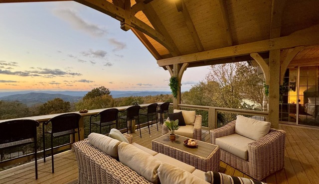 Amazing Sunset View, 1 Mile To Ski, Sauna, Hot Tub, Wi-Fi, Game Room, Bonfire