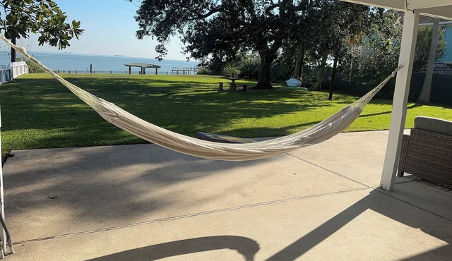 Amazing sunsets! 6 person hot tub & private 270’ lighted fishing pier!