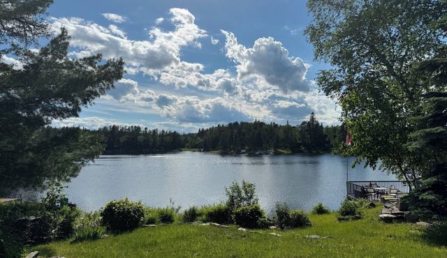 Amazing sunsets and fishing 🎣 on this lakefront cabin just minutes from Kenora!
