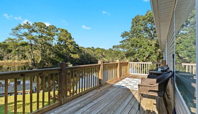 Amazing! Tara's Riverfront Hideaway