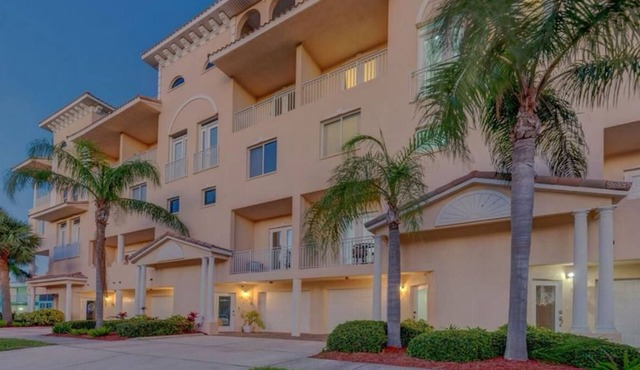 AMAZING Townhome Private Rooftop & private elevator! Awesome Views