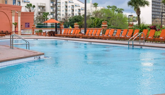 AMAZING TWO-BEDROOM Condo near Universal Studios