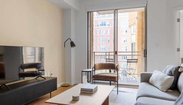 Amazing U Street 1BR w/Gym, nr Metro & Nightlife, by Blueground