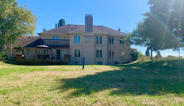 Amazing Unique House in Richmond Hill/25+