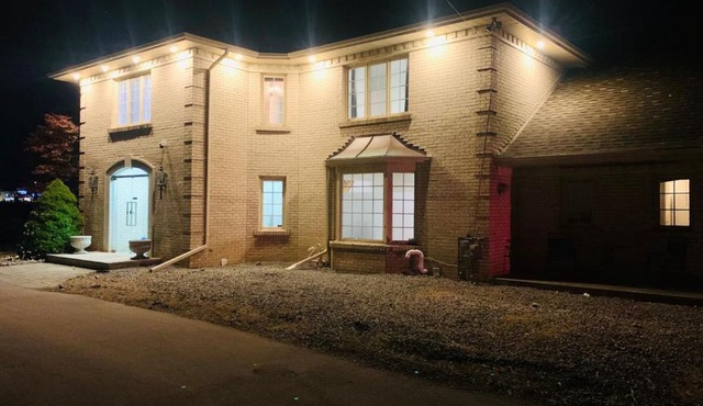 Amazing Unique House in Richmond Hill