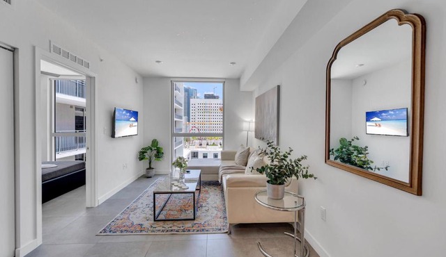 Amazing Unit in Downtown Miami With Free Parking