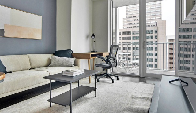 Amazing Upper Downtown 1BR w/ Gym & Pool near 16th St Mall, by Blueground