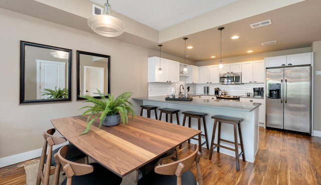 Amazing Urban Townhome near Breweries & River!