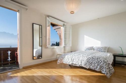 Amazing View with Balcony and free Parking