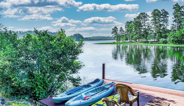 Amazing Views, Huge Game Room, Dock, Deck, Sleeps 16, Free Kayaks!