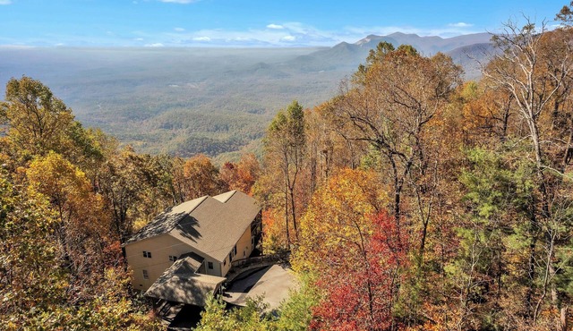 Amazing view and privacy! Easy car access and walkable to trails.