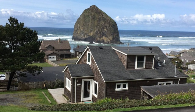 Amazing View - Haystack Rock and the Needles