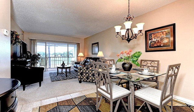Amazing View - On Golf Course - Near Beaches, Shopping & Restaurants