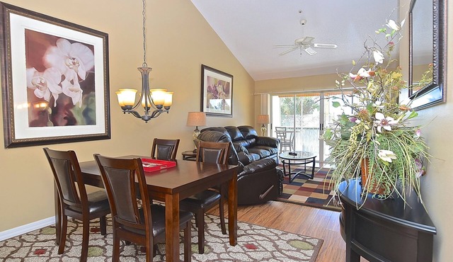 Amazing View - On Golf Course - Top Floor - Near Beaches, Shopping & Restaurants