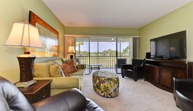 Amazing View - On Golf Course - Near Beaches, Shopping & Restaurants