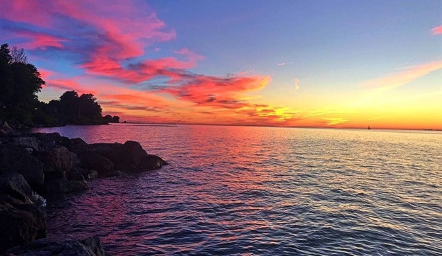 Amazing View On Spacious Lake Home. Open floor plan and deck for perfect parties