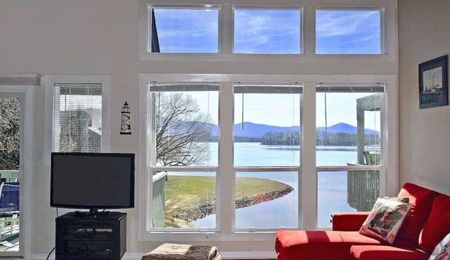 Amazing View, Quiet Cove of Bernards Landing, Sandy Beach, 3 Kings and Twin Bunk