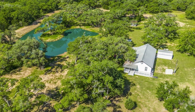 *Amazing Views* 9 Acres*Outdoor Games*Wineries & Waterpark*