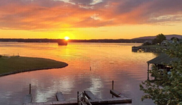 Amazing Views and Two Kayaks Ready to Use!