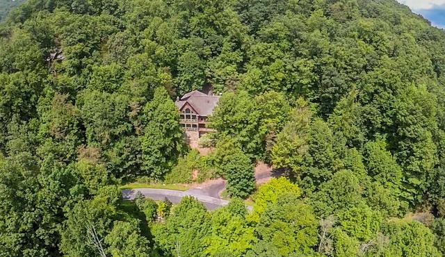 Amazing Views at Cozy Mountain Retreat