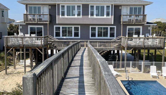 AMAZING VIEWS! Beachfront Duplex-East at the Point-private POOL!