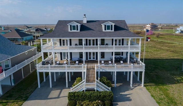 Amazing Views from this 6 Bedroom home with elevator!