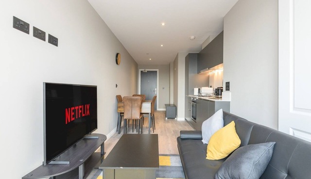 Amazing Views in Central Leeds - Pass The Keys