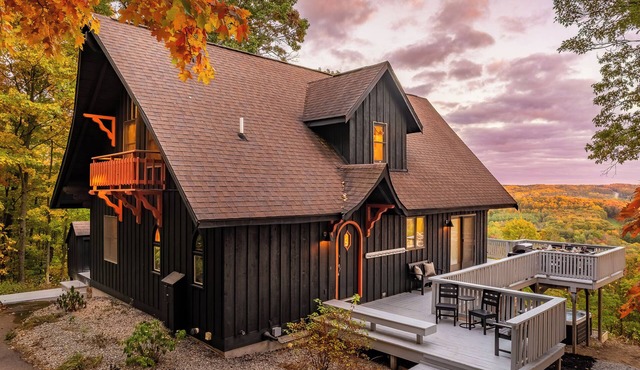 Amazing Views! Jacuzzi-Sauna-Firepit-Arcades-Game Room-King Beds-Walk to Schuss