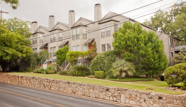 Amazing Views of Downtown 3/2 Townhome newly remodeled