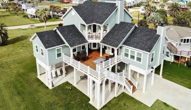 Amazing views of the gulf from the decks. Welcoming open floor plan.