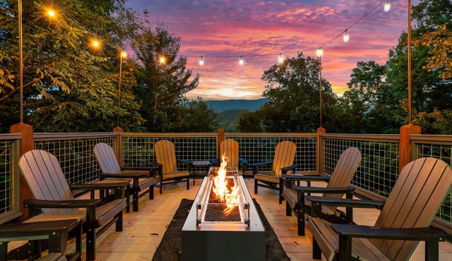 AMAZING VIEWS overlooking Downtown Gatlinburg w/HOT TUB, Game Room, Fire Pit