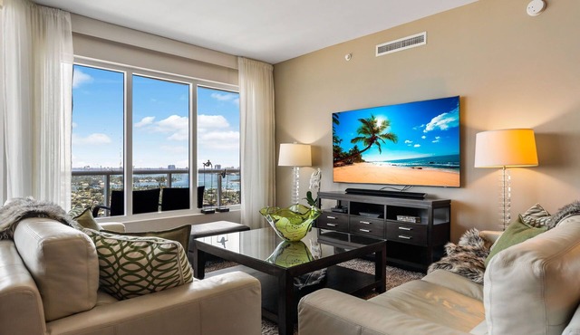 Amazing views Ritz Carlton Res. 24 th flr luxury Singer Is 2 brm+den 25% SALE