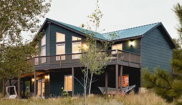 Amazing Views-Spacious 3BR, outdoor barrel sauna, dog friendly