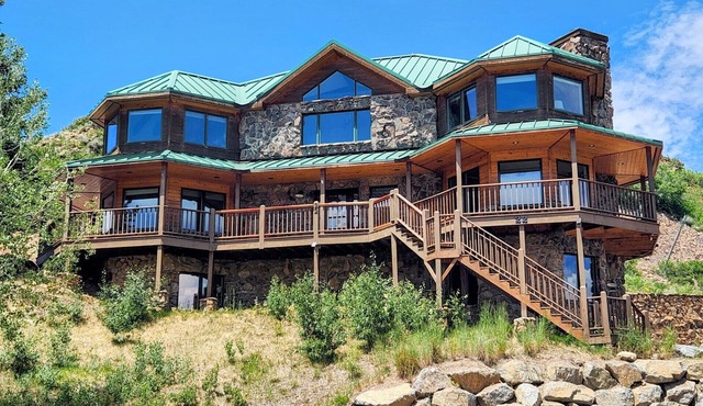 Amazing views all around at The Avalanche House!