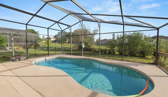 Amazing Villa Near Disney! 4BR, Private Pool, WI-FI, BBQ Gas Grill, Central AC