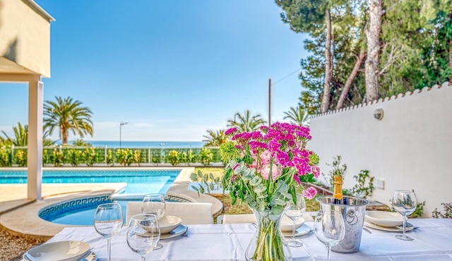 Amazing Villa with pool and sea views
