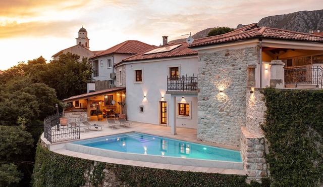 Amazing villa with pool, wellness and stunning view