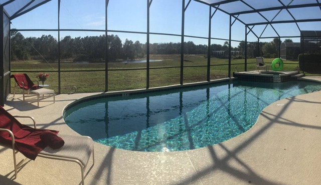 Amazing Villa with south facing pool and conservation view