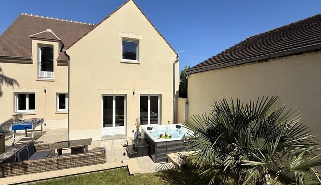 Amazing Villa with SPA Compiegne 12 People, 6 bedrooms 6 bathrooms 30min Asterix