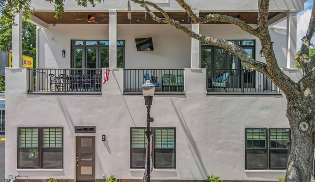 Amazing Walkability, Thornton Park suburb of Downtown Orlando walk to everything