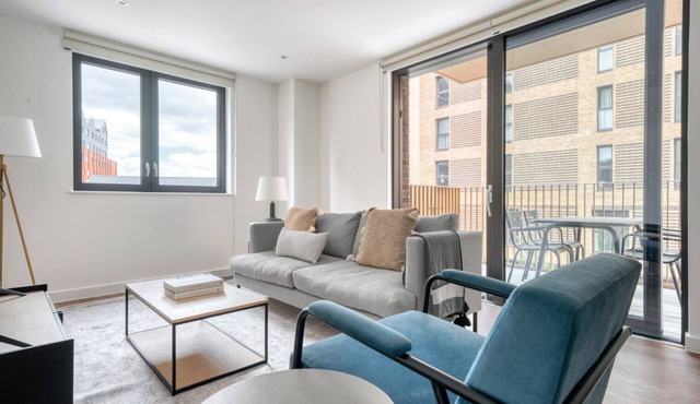 Amazing Walthamstow 2BR w/Gym, Lounge & Concierge nr Tube, by Blueground