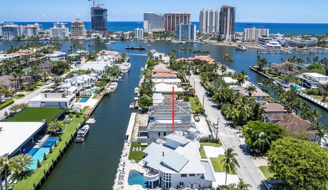 Amazing Waterfront Home with Generous Outdoor Space in Seven Isles/Las Olas