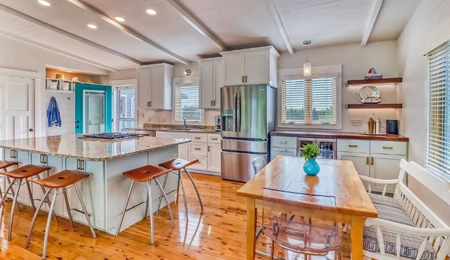 Amazing Waterfront Home on Long Lake-Panoramic Views, Modern Decor & Peloton!