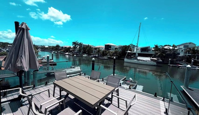 Amazing Waterfront Luxury house&Heated Pool& EV Charging