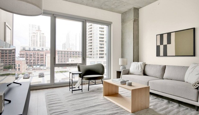 Amazing West Loop 1BR w/Pool, Gym & Lounge, nr L, by Blueground