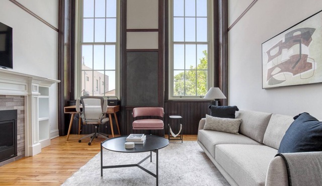 Amazing West Town 1BR w/ Roof Deck & W/D, 3 blocks to L, by Blueground