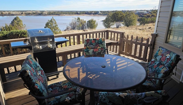 Amazing White Mountain Lake Townhome- 300 acre Private Lake outside Show Low, AZ