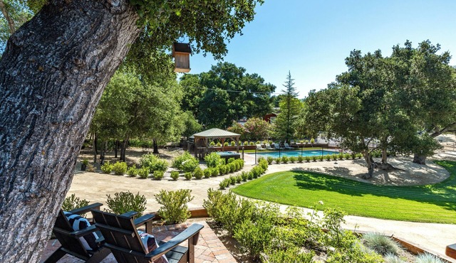 Amazing! Wild Oaks Retreat. Pool, Spa, Game Room, EV Charger, Wine Country.