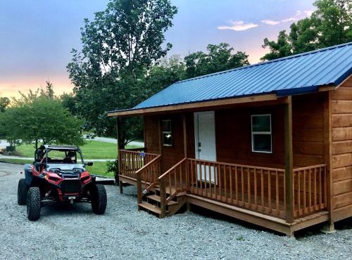 Amazing Wooden Cabin Close to Great Hiking Trails in Jamestown, Tennessee